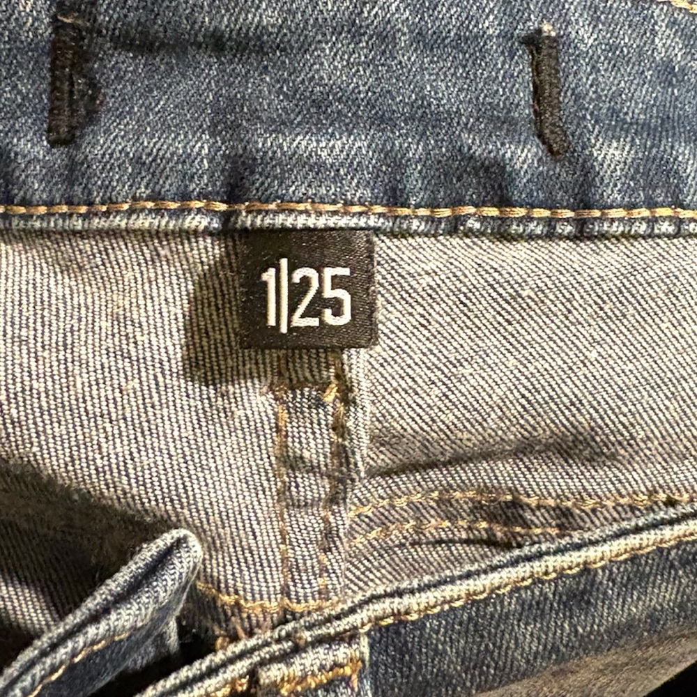 Judy Blue Boyfriend Fit Blue Jeans High Rise Distressed Size 1 - Picture 11 of 14